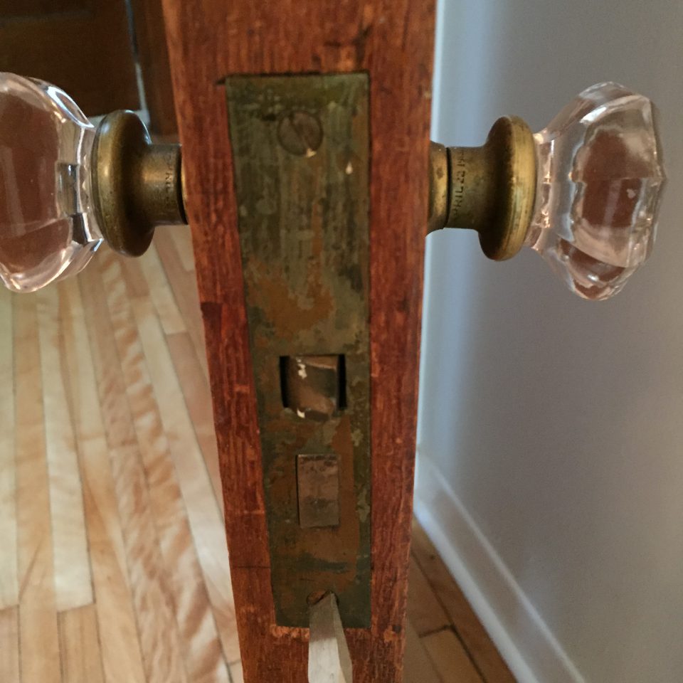How to fix antique doorknob broken latch DIY Montreal