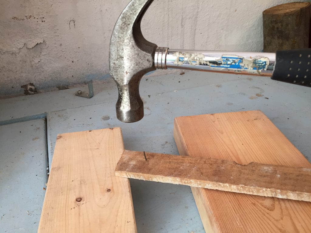 Plaster lath headboard DIY Montreal