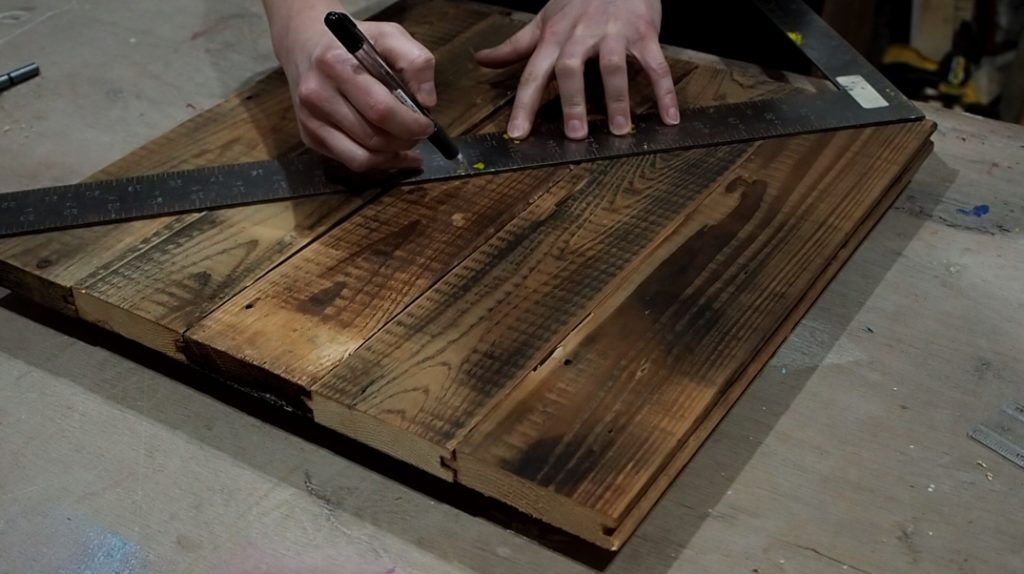 reclaimed pallet wood clock