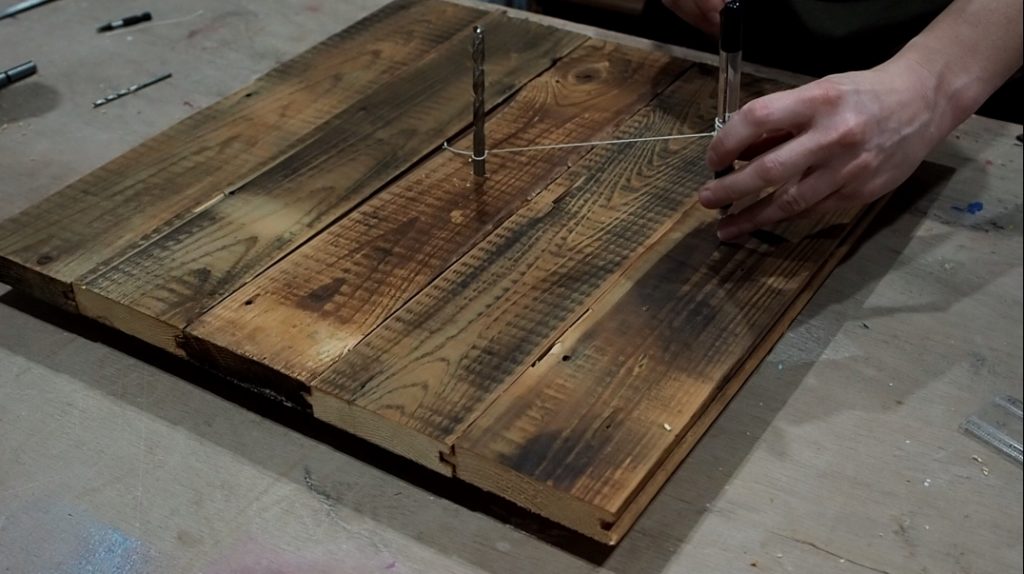 reclaimed pallet wood clock