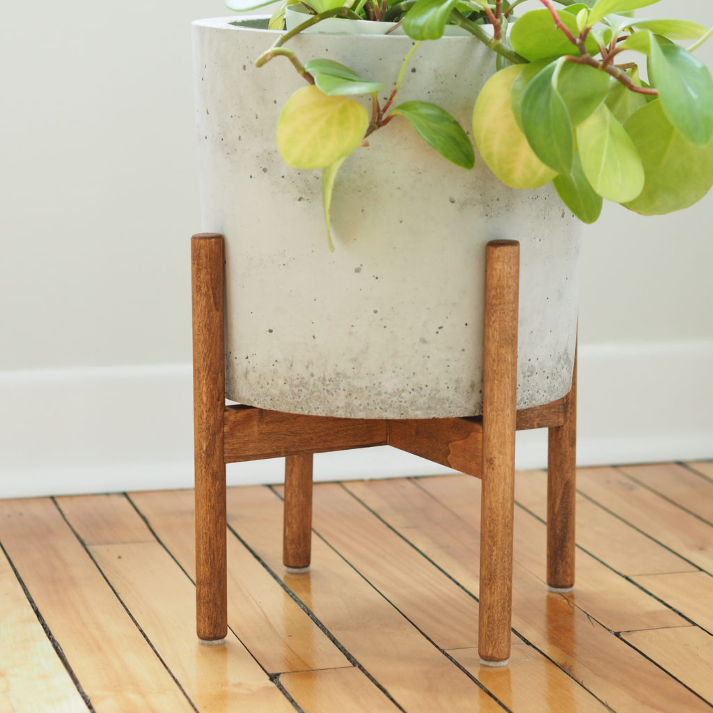 How to make a wood plant stand