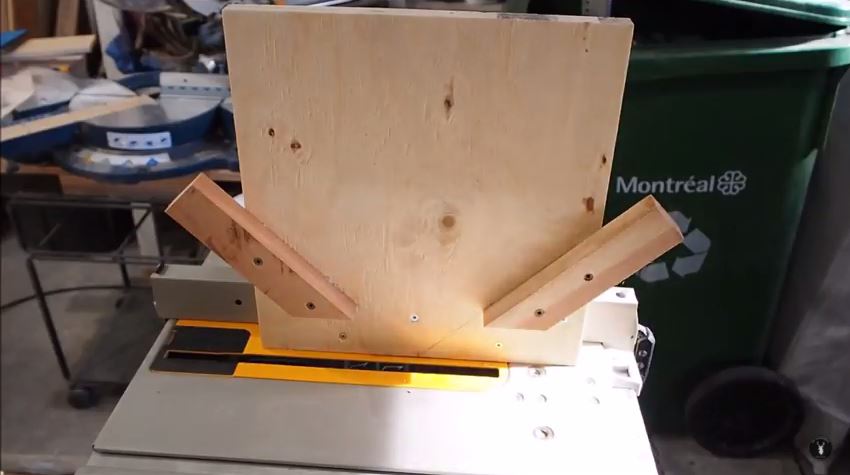 simple corner spline jig
