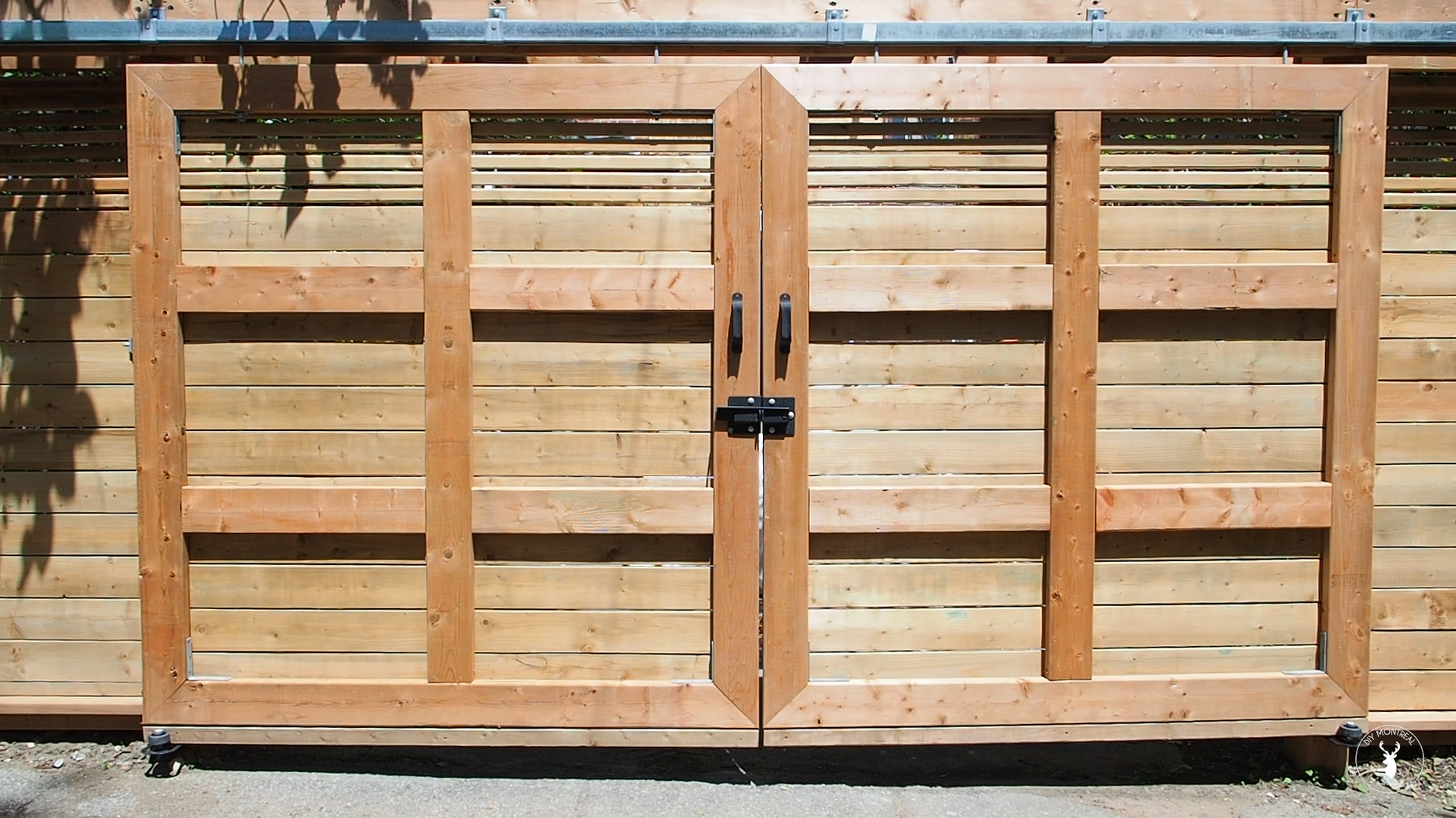 How to Seal and Stain a Fence with a Sprayer DIY Montreal