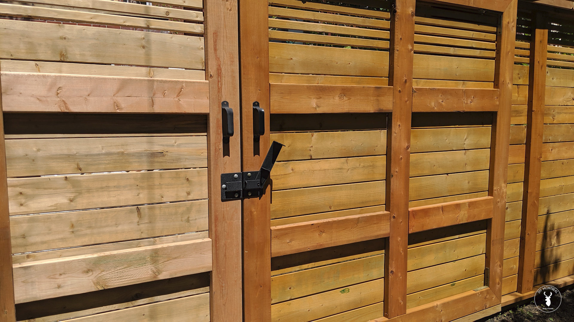 How to Seal and Stain a Fence with a Sprayer DIY Montreal