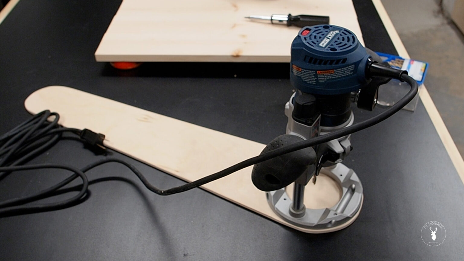 4 ways to cut circles in wood DIY circle cutting jigs DIY Montreal