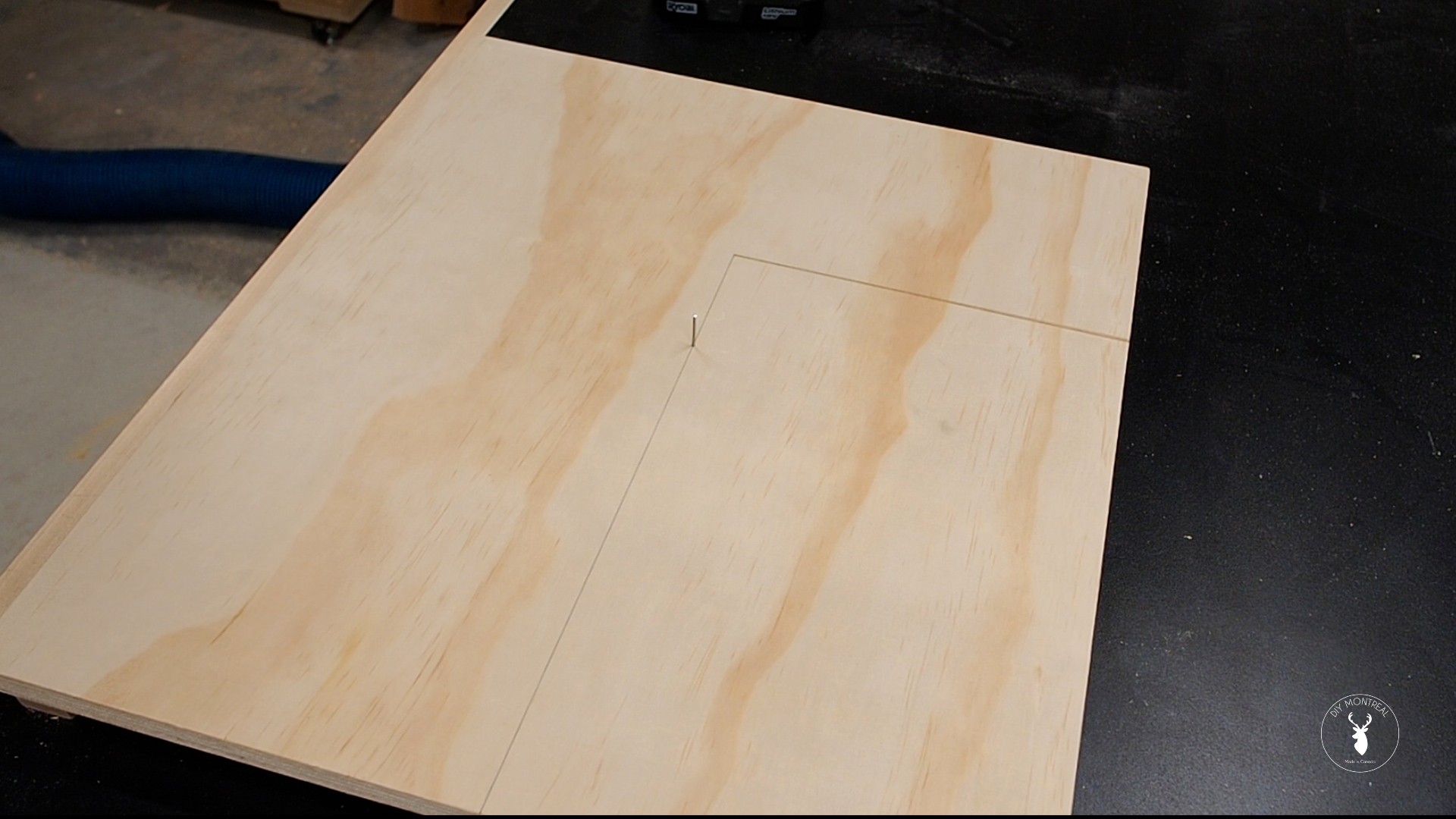 4 ways to cut circles in wood DIY circle cutting jigs DIY Montreal